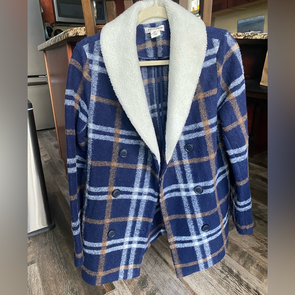 Artisan NY Plaid Style Jacket with White Fur around the collar. Size Medium